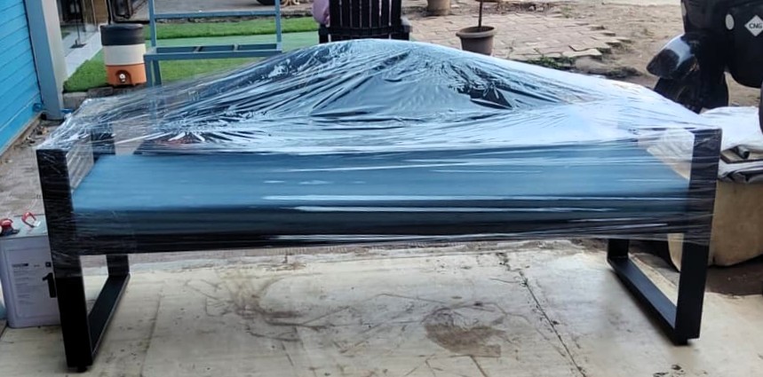 Heavy-duty metal workbench